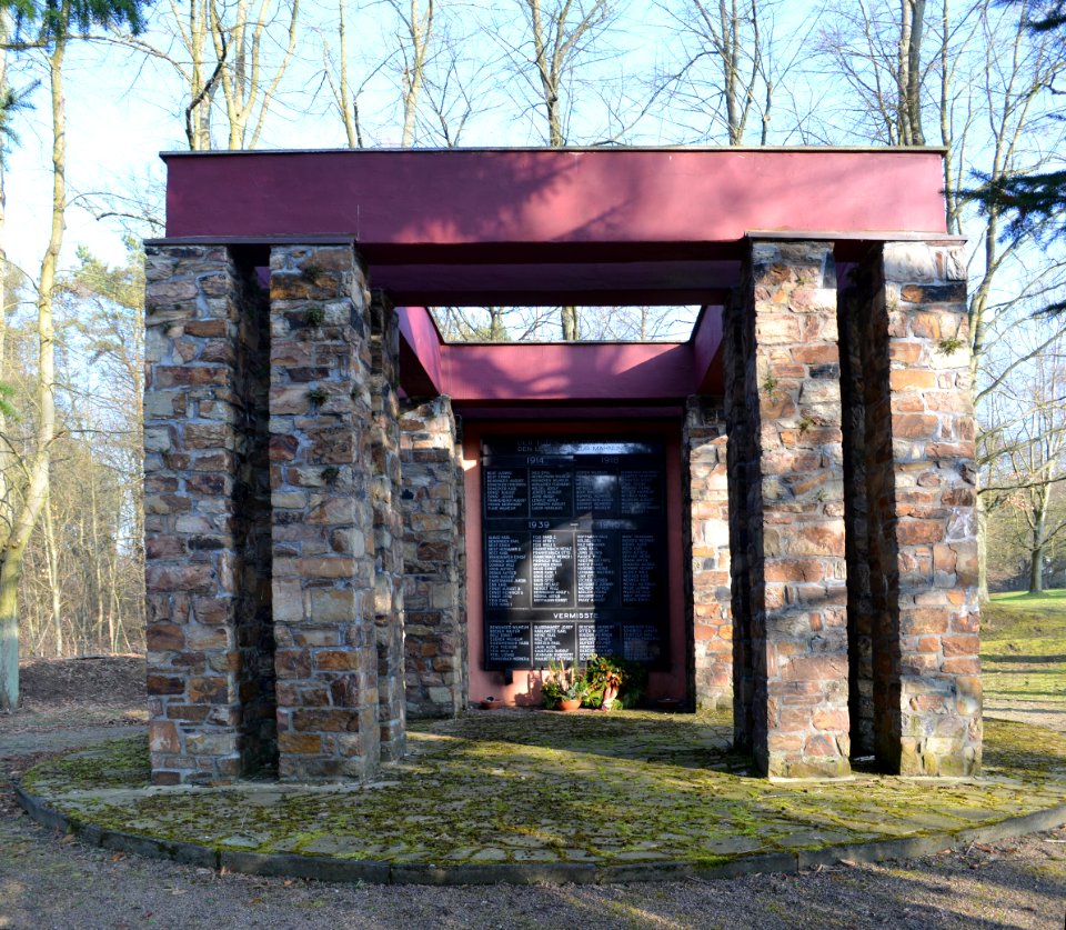 Hahn, Ehrenmal