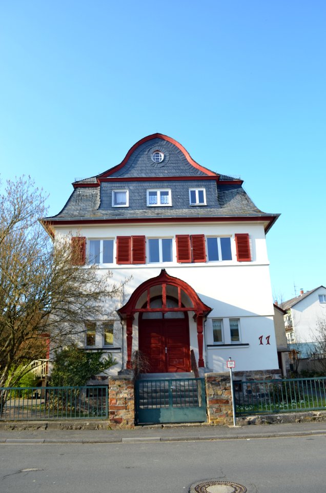 Hahn, Zum Schwimmbad 11 (1)