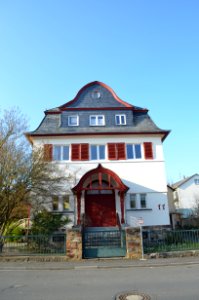Hahn, Zum Schwimmbad 11 (1)