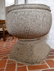 H6ThorsagerKirkeTaufstein