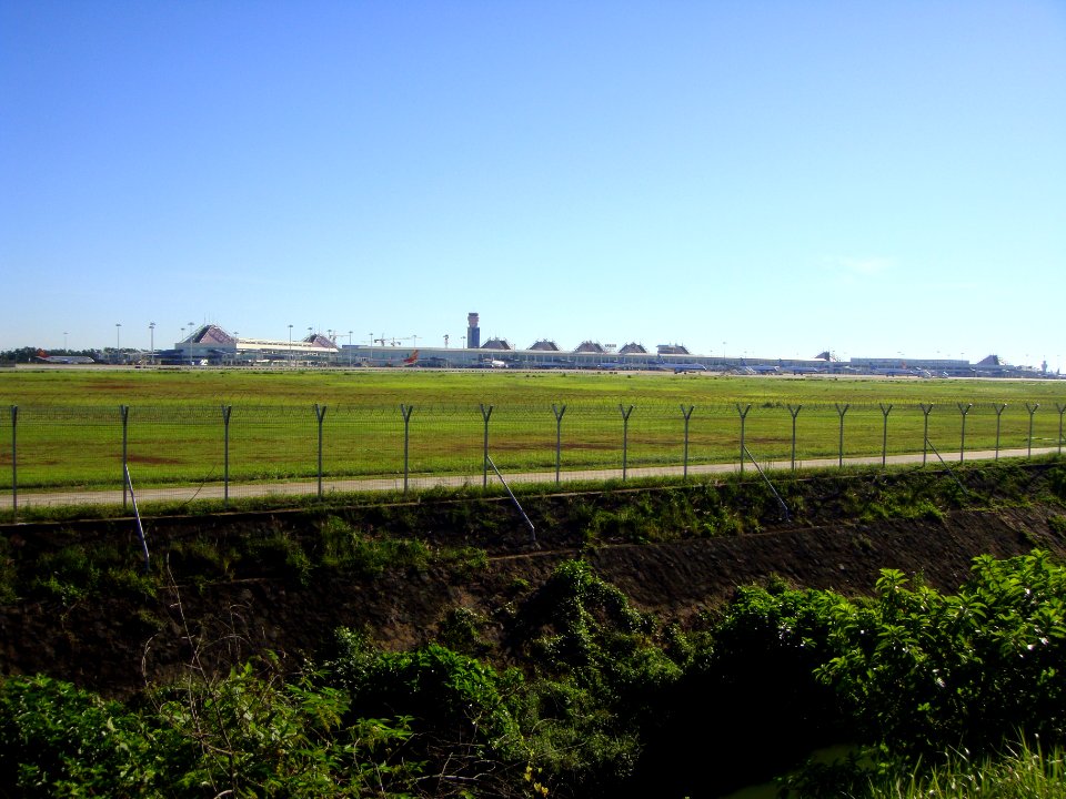 Haikou Meilan International Airport viewed from the south - 01