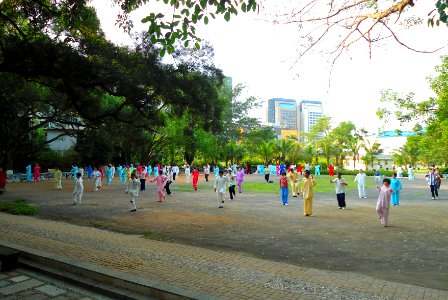 Haikou People's Park - people practicing t'ai chi ch'uan (tai chi) - 07