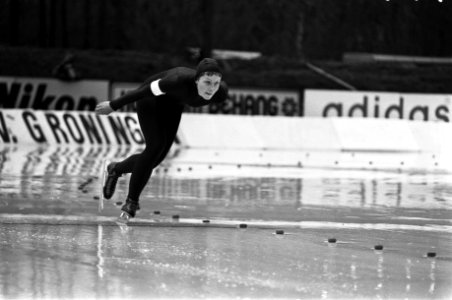Haitske Valentijn-Pijlman in actie op de 1500 meter, Bestanddeelnr 930-5887