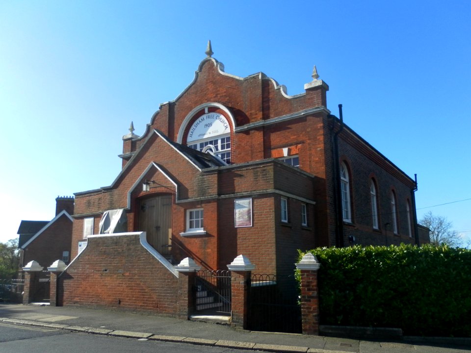 Hailsham Free Church, South Street, Hailsham (October 2012) (3)