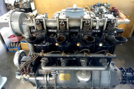 Hall-Scott airplane engine, Type A7A - Hiller Aviation Museum - San Carlos, California - DSC03305