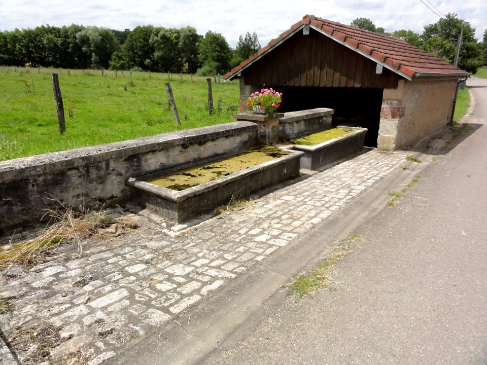Halloville (M-et-M) lavoir A