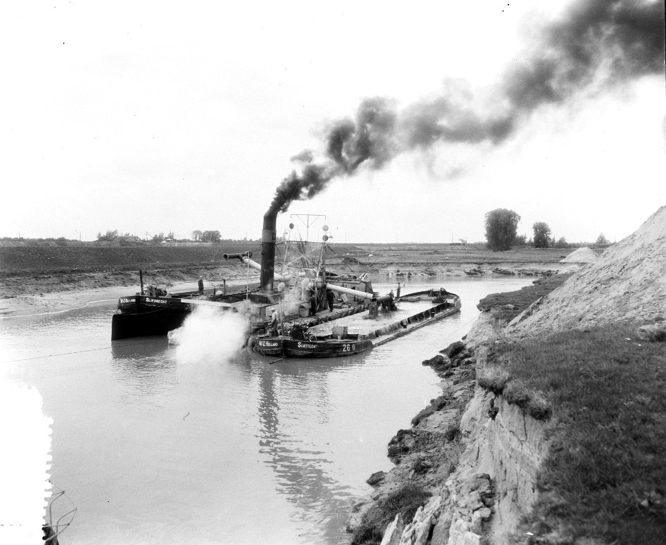 Hagestein bij Vreeswijk baggeren Sluiskanaal, kanalisering van de Lek, Bestanddeelnr 907-3569