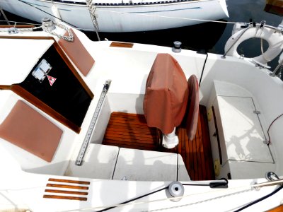 Halman Horizon sailboat Balthazar cockpit detail 2555
