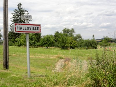Halloville (M-et-M) city limit sign