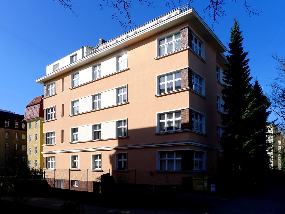 Halmstraße 9-10 (Berlin-Westend)