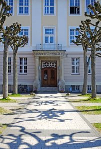 Hainberg Gymnasium Göttingen Eingang1 photo