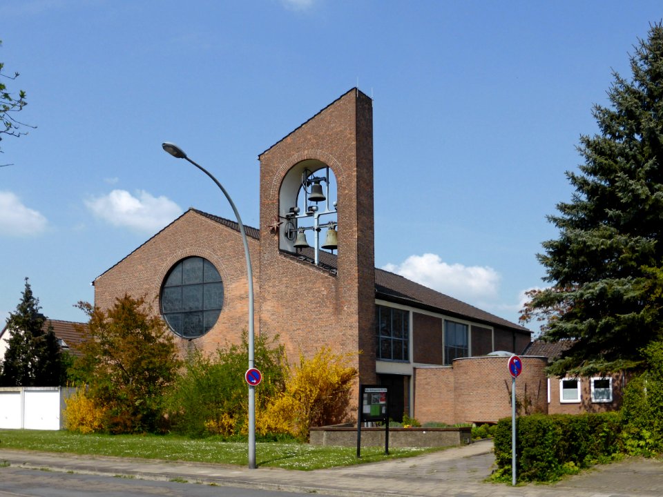 Hallendorf Heilig-Geist-Kirche 2016