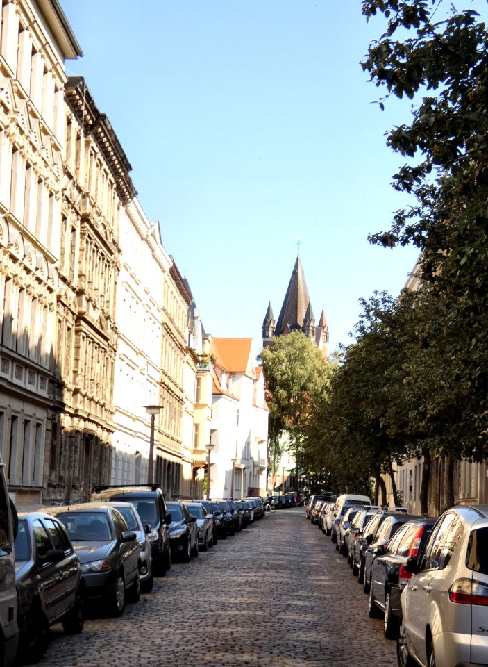 Halle-Uhlandstraße