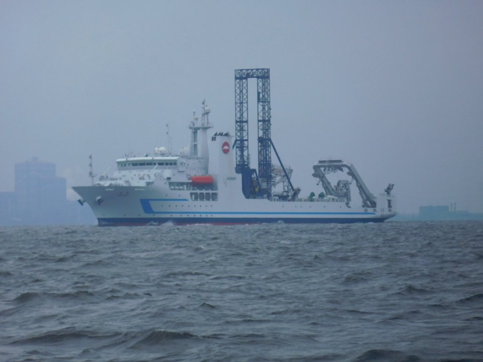 Hakurei, an investigation of Japan Oil,Gas and Metals National Corporation(JOGMEC) ,at Tokyo bay