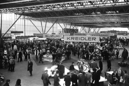 Hal met een stand van het motormerk Kreidler, Bestanddeelnr 924-3695