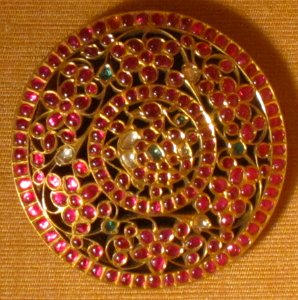 Hair ornament, Tamil Nadu, India, 19th century, gold, rubies, emeralds, and clear stones, Honolulu Academy of Arts