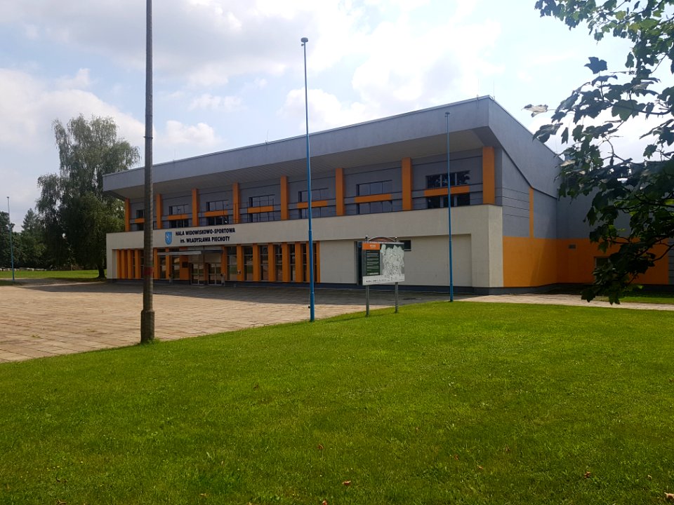 Hala Widowiskowo-Sportowa im. Władysława Piechoty w Krapkowicach