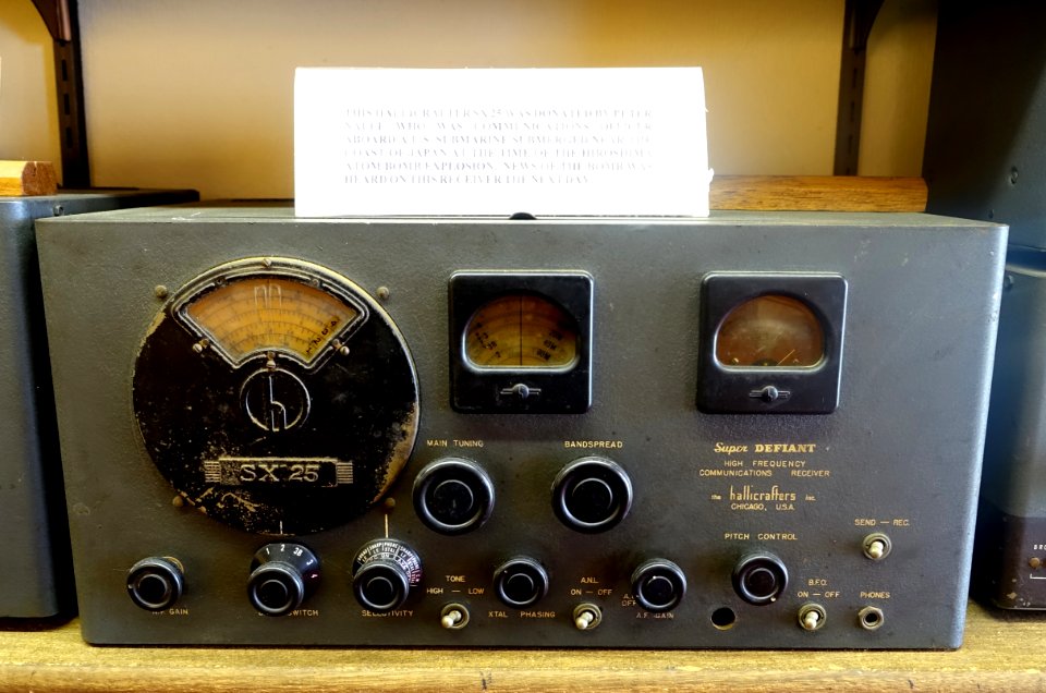 Hallicrafters Model SX-25 Super Defiant High Frequency Communications Receiver - New England Wireless & Steam Museum - East Greenwich, RI - DSC06523