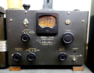 Hallicrafters Model S-30 radio compass - New England Wireless & Steam Museum - East Greenwich, RI - DSC06633