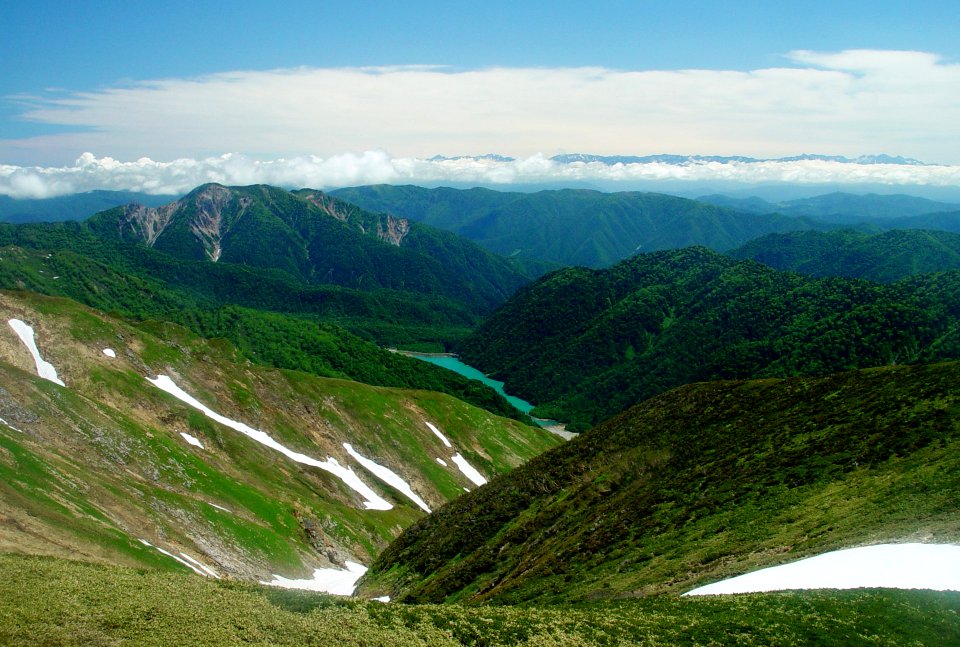 Hakusui lake from Mount Bessan 2004-06-13