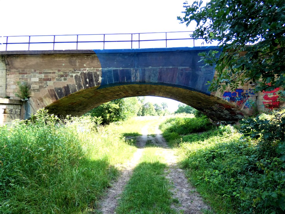 HAL-EisenbahnbrückeWörmlitz2