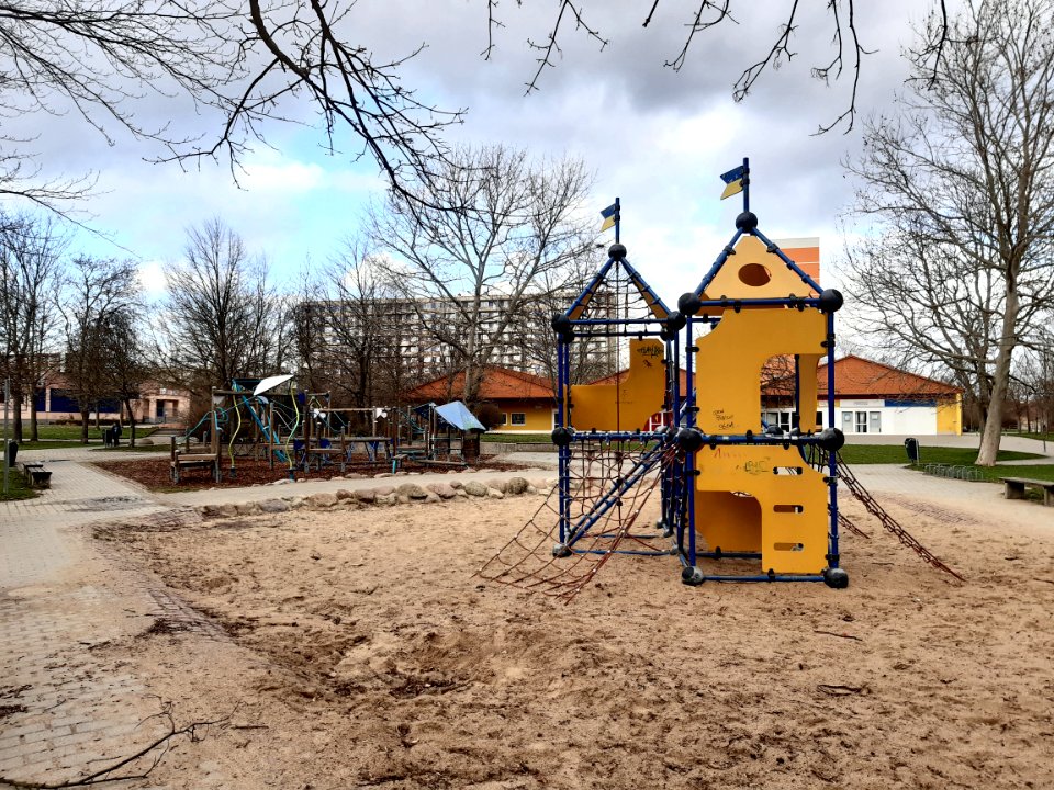 HAL-CarlSchorlemmerRing Playground