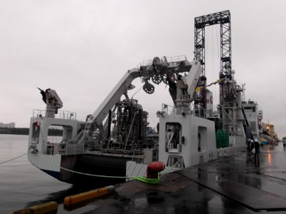 Hakurei's back style , an investigation of Japan Oil,Gas and Metals National Corporation(JOGMEC) ,at the port of Funabashi
