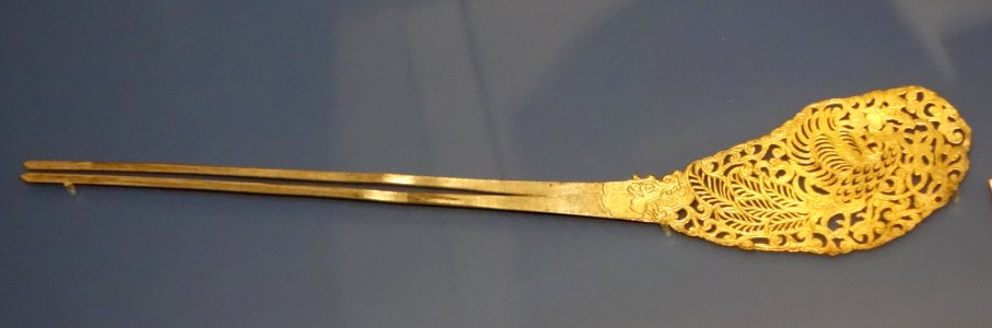 Hairpin, China, Tang dynasty, 618-907, silver, gilt - Royal Ontario Museum - DSC04140