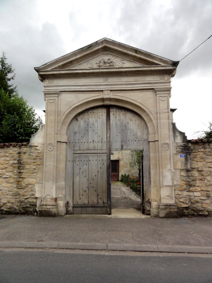 Haironville (Meuse) Château Thomas (02), portail
