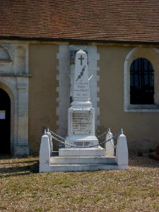 Graveron-Sémerville (Eure, Fr) monument aux morts à Graveron