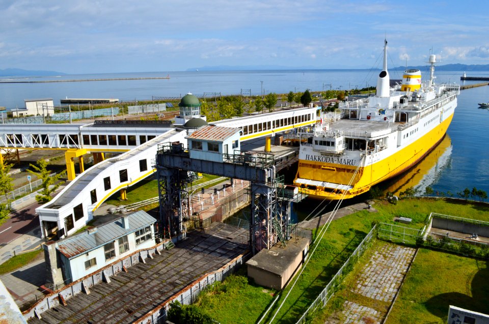 Hakkoda-maru, back view-1