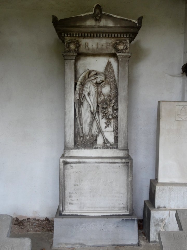 Gravestone church Udersleben 1