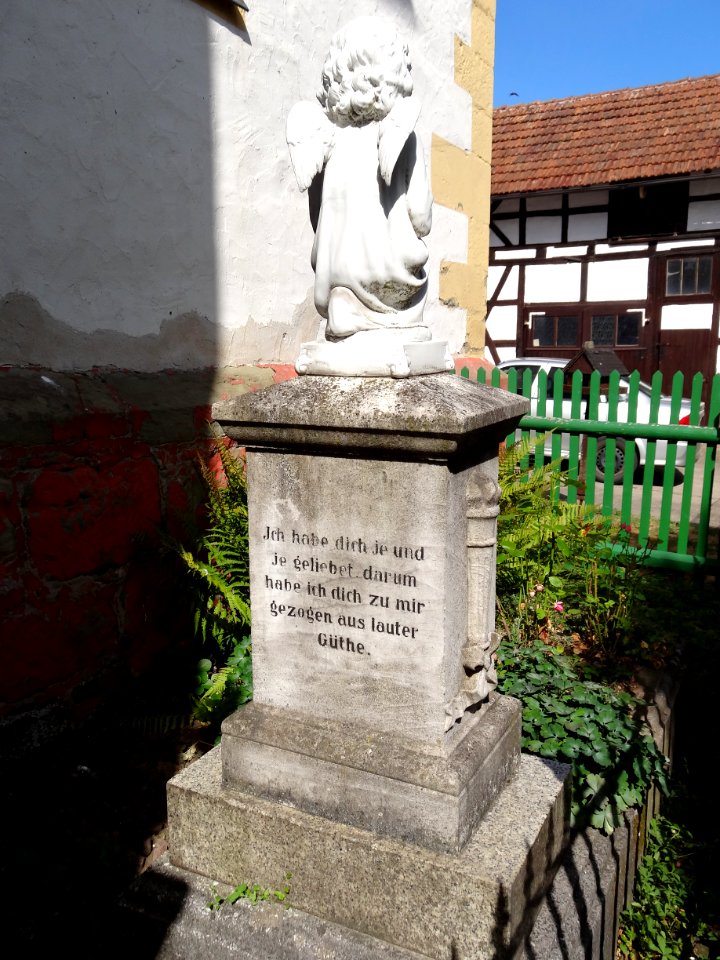 Grave stone church Bedheim 5