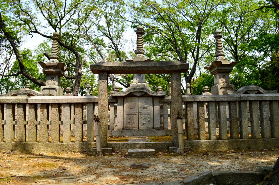 Grave of Tokugawa Mitsutomo