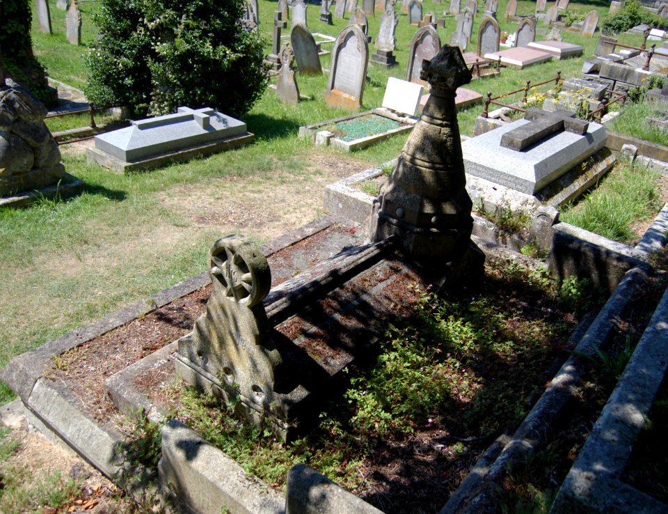 Grave of Thomas Hellyer, Ryde Cemetery (June 2017) (5)
