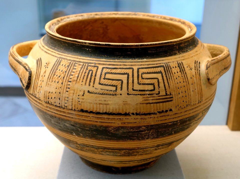 Grave urn, Attic, Middle Geometric period, 775-750 BC, H 5717 - Martin von Wagner Museum - Würzburg, Germany - DSC05631