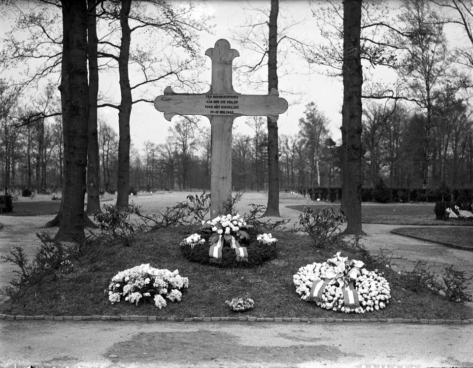 Grebbeberg. Kruisherdenking 1940, Bestanddeelnr 902-1464
