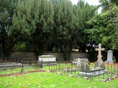 Graves-St-Michaels-Church-St-St-Albans-20031112-026