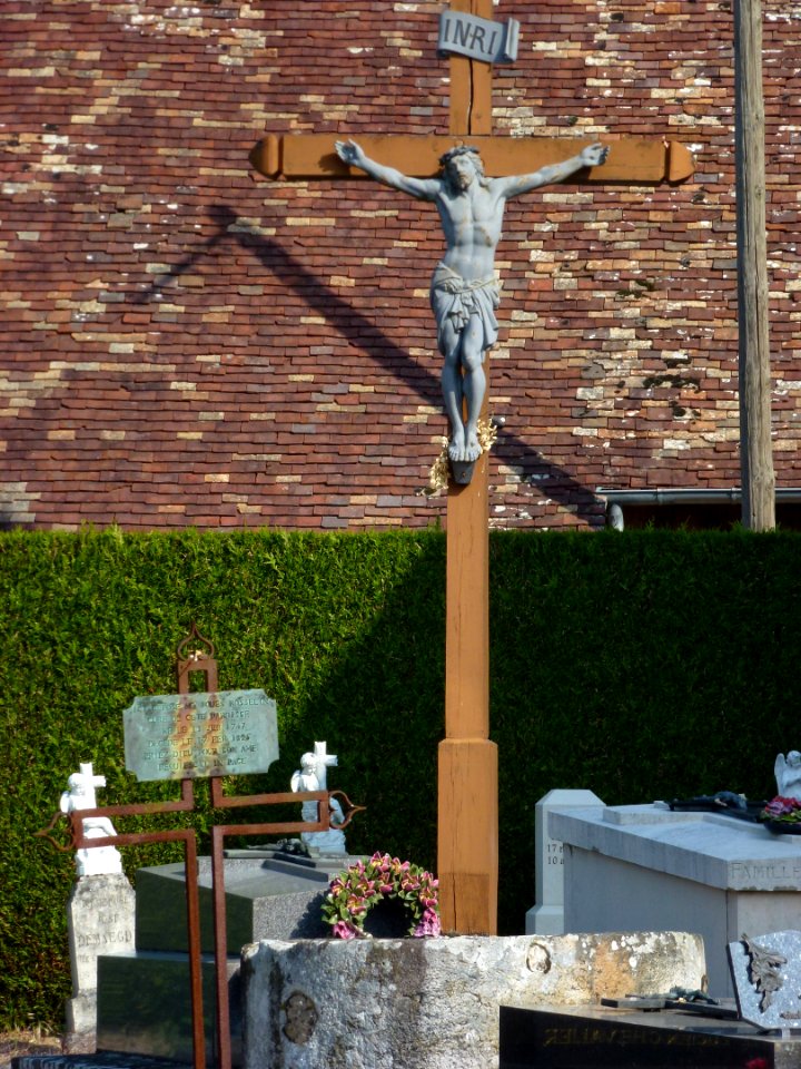 Graveron-Sémerville (Eure, Fr) croix de cimetière à Graveron