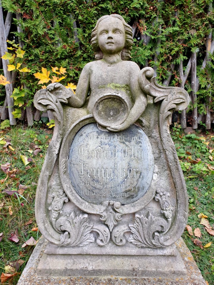 Grave stone Bergfriedhof Schleiz 03