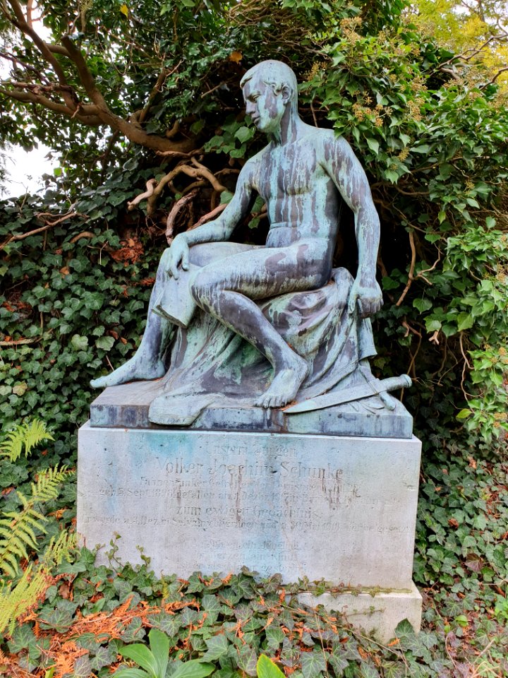 Grave stone Bergfriedhof Schleiz 05