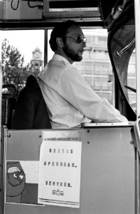 Gratis openbaar vervoer in Rotterdam, omdat bestuurders en chauffeurs meer loon met behoud van 6% onregelmatigheidstoeslag willen, Bestanddeelnr 931-5019
