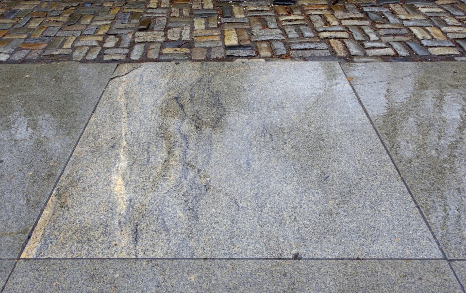 Granite sidewalk - Manhattan, New York City - DSC06868