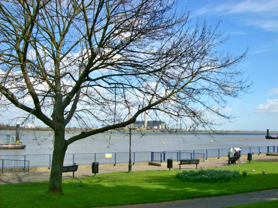 Gravesend, riverside walk