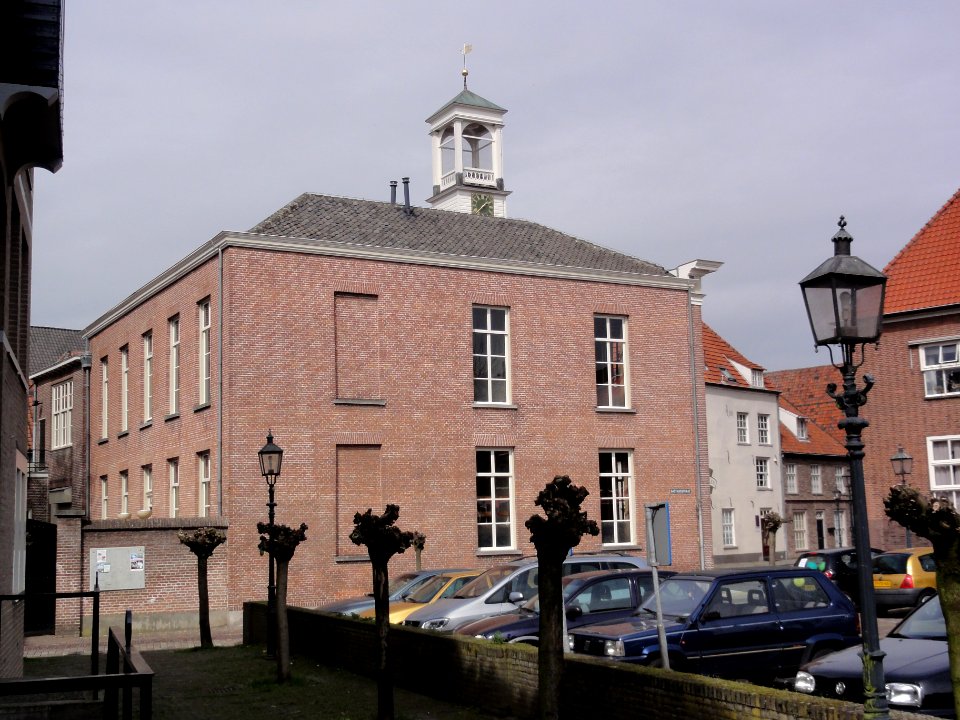 Grave Rijksmonument 17216 Catharinagasthuis, zijaanzicht