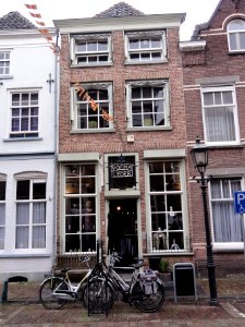 Grave Rijksmonument 17302 Rogstraat 31