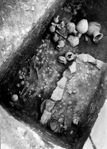 Grav 22, fyndlagret in situ. Amathus. Agios Tychos - SMVK - C02295