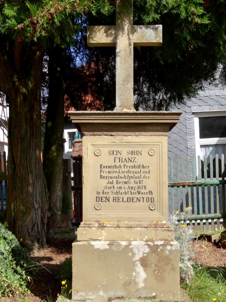 Grave stone church Bedheim 1