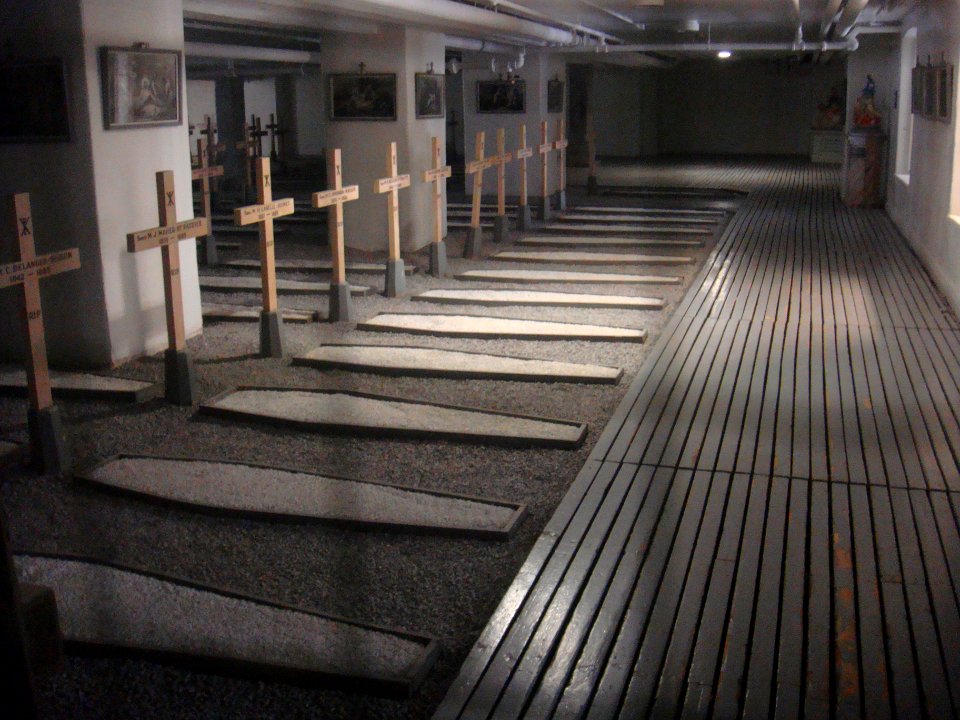 Grey Nuns Motherhouse crypt - 01