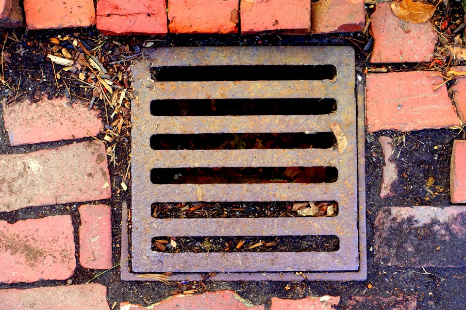 Grate (6 slit) - Arlington, MA - DSC05801